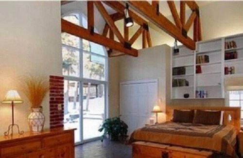 Weisshorn House | BEST LOCATION IN TOWN! JUST OFF MAIN STREET - WALK TO GONDOLA AND RESTAURANTS!