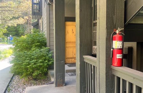 North Park City Condo | BEST Location Park City: 1 Block SKI, Walk Old Town, Sundance, Garage parking