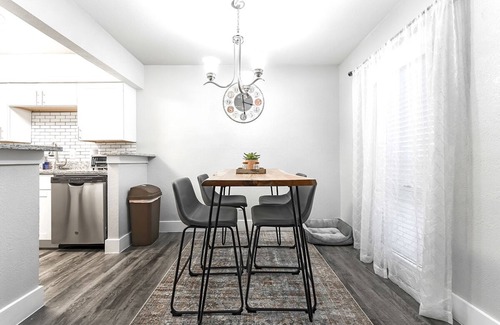 Arlington Apartment | Best of Arlington | Across from AT&T and Six Flags
