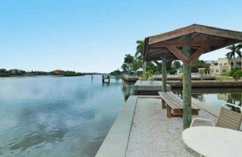 Siesta Key Condo | BEST OF BOTH WORLDS! Fish in the bay or walk across the street to the beach!