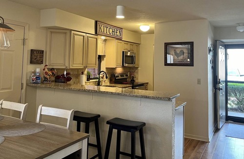 Branson Condo | "Best of The Pointe" Lake Front~Walk-In/End Unit~Trout~Golf~Pickleball~Pool