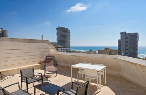 Bat Yam Apartment | Best offer in bat yam 2 min walk to the beach&balc
