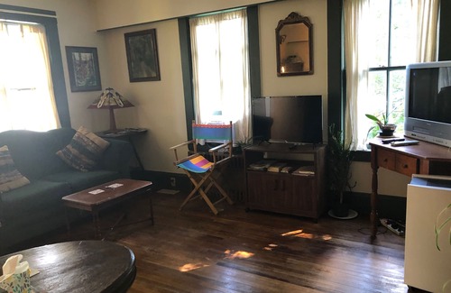 Stratton Cottage | Best Rates at Sugarloaf , 10 min away !