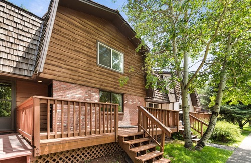 Basalt House | BEST RATES IN ASPEN, BASALT VALLEY, INQUIRE FOR LAST MINUTE DISCOUNTS