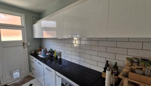 Wellington House | Best room near the stadium, train station, & parliament precinct