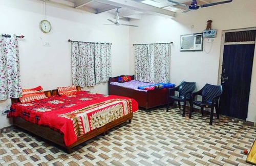 Vrindavan Bed & Breakfast | Best rooms available near Bihari ji temple vrindavan