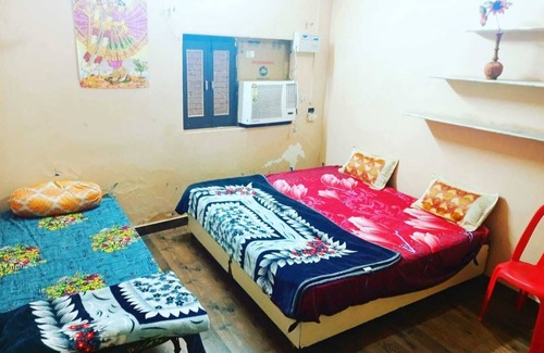 Vrindavan Bed & Breakfast | Best rooms available near Bihari ji temple vrindavan