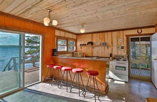 Falcon Beach Cabin | Best sunsets in Manitoba! Lakefront South shore Falcon Lake