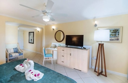 Rodney Bay Hotel | Best Value, Quality Stay! 3 Comfortable Units, Outdoor Pool, Parking Onsite