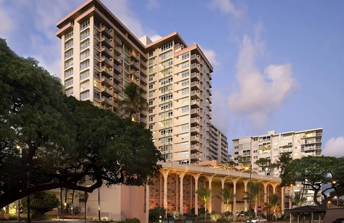Waikiki House | Best Value, Quality Stay! Unit w/Ocean View, Pets Allowed, Outdoor Pool