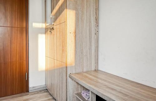 Old Jakarta Apartment | BEST View 2BR Apt Pluit Pool WiFi & Netflix