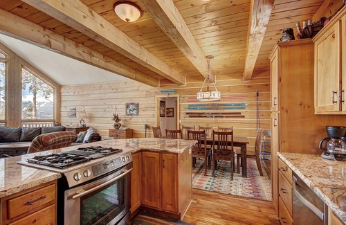 Breckenridge Cabin | Best Views in Breck! 2mi to main street, panoramic views, hot tub