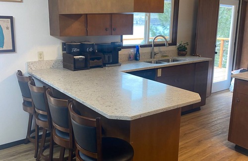 Joseph House | Best Wallowa Lakefront rental w/private dock and his/hers soaking tub! 4br/3ba