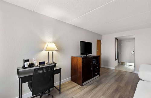 Saint Marys Allen County Hotel | Best Western Luxbury Inn Fort Wayne