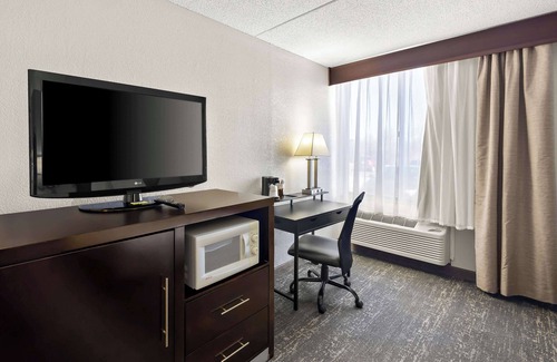 Saint Marys Allen County Hotel | Best Western Luxbury Inn Fort Wayne