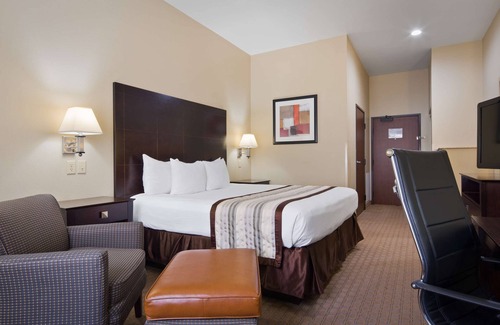 Clear Creek Hotel | Best Western Oasis Inn