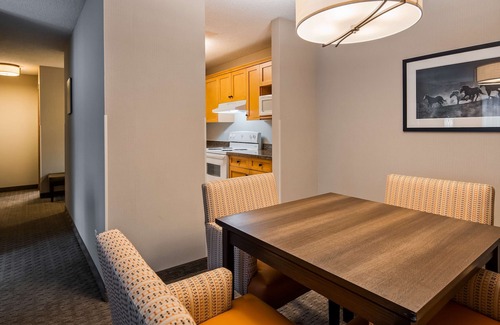 Aldergrove Hotel | Best Western Plus Country Meadows Inn
