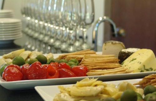 Kent Hotel | Best Western Plus Plaza by the Green