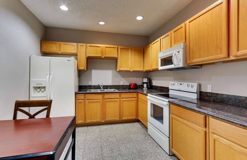 Wichita Falls Hotel | Best Western Plus University Inn & Suites