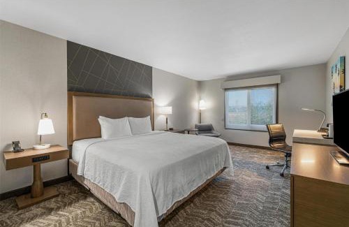 Valencia Hotel | Best Western Valencia/Six Flags Inn & Suites