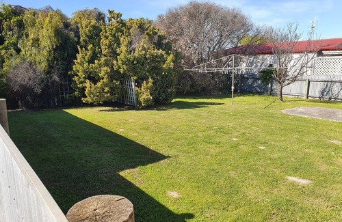 Waterhouse House | Bethanga - Short walk to the heart of Robe -Pets Welcome - Outside Only