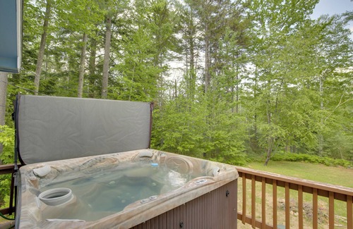 Bethel House | Bethel Chalet w/Hot Tub: 3 Miles to Sunday River!