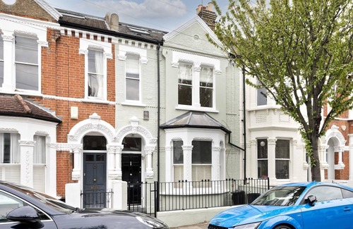 Northcote House | Between the Commons