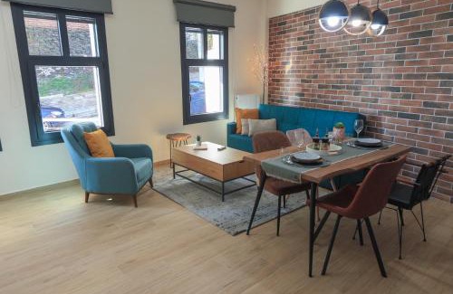 Ano Poli Apartment | Beyond The Castle