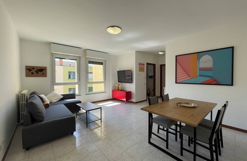Grassobbio Apartment | BGY Colorful Home