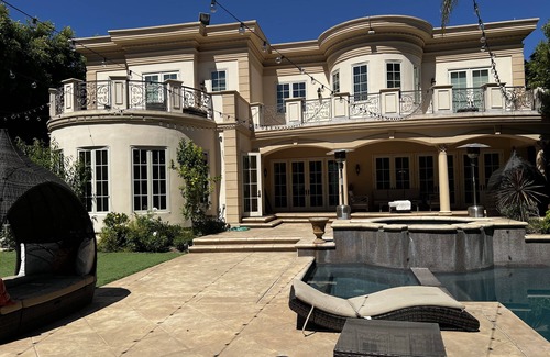 The Flats House | BH Flats European Mansion