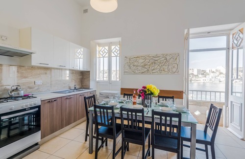 St. Paul's Bay Apartment | BH2 - Seafront 3 bedroom apt. - St Paul`s Bay, Back Terrace, Easy Parking/Busses