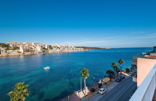 St. Paul's Bay Apartment | BH2 - Seafront 3 bedroom apt. - St Paul`s Bay, Back Terrace, Easy Parking/Busses