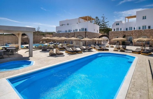 Karterados Apartment | BH584 - C - Suite Santorini