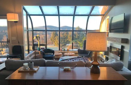 Vernon Condo | Bi-level Condo with Mountain Views and Loft Space