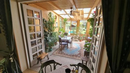 Sopron House | Bianco