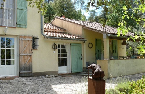 Entrecasteaux House | Bienvenue aux « Acacias » à Entrecasteaux au calme à 1,5 Km du centre.