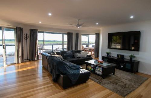 Seymour House | Big Blue Tailem Bend