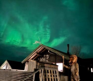 Jægervatnet House | Big cabin in Lyngen Fjords