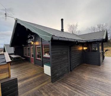 Jægervatnet House | Big cabin in Lyngen Fjords