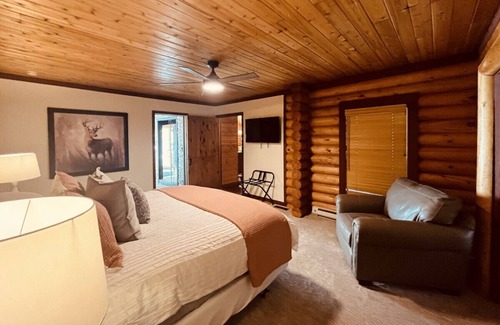 Island Park House | Big Horn Hideaway - 12 miles from YNP | Sun Room | New Remodel
