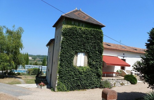 Verteillac House | Big house in the countryside with panoramic view pisine
