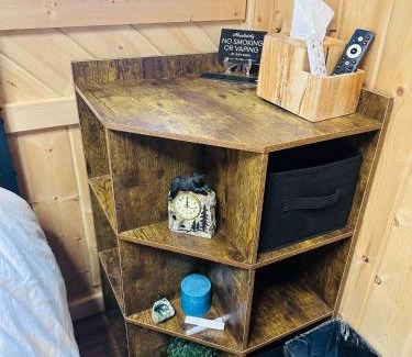 Big Lake Villa | Big Lake Alaska Cozy Cub Cabin with Private Hot Tub & Sauna