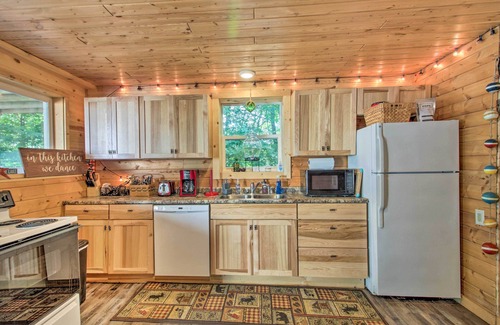 Cushing Cabin | Big Lake Getaway w/Private Beach + Fire Pit!
