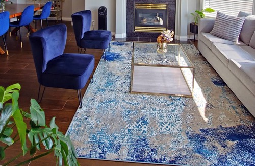 Fleetwood House | Big Luxurious House in Surrey with Private Backyard across a beautiful Park