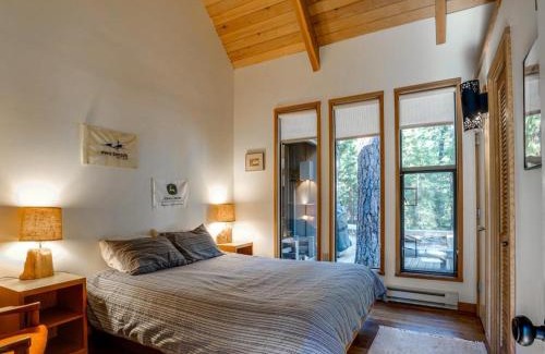 Black Butte Ranch House | Big Meadow View