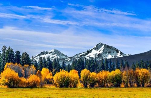Black Butte Ranch House | Big Meadow View