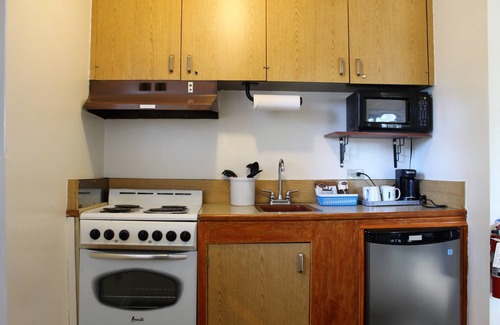 Lakeside Park Hotel | Big Pines Mountain House