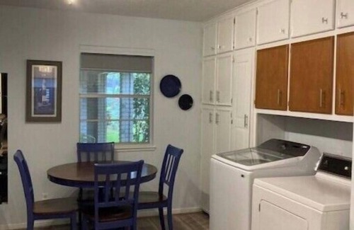 Beaumont House | Big rancher in quiet neighborhood w/fireplacen