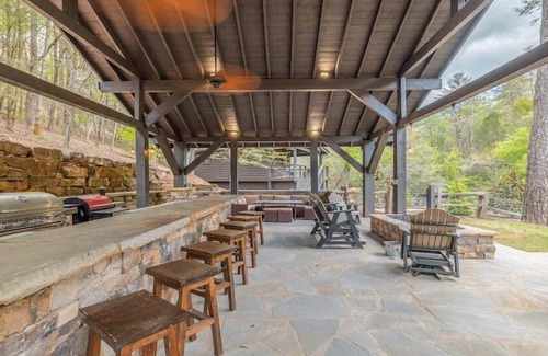 McCaysville Cabin | Big River Family Retreat - Luxury Creekside Getaway | Outdoor Kitchen & Pavillion | Screened in Porch