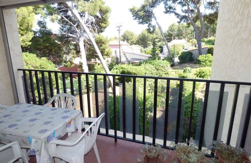 Les Sablettes Apartment | Big Studio in the peace with SWIMMING POOL and in 5mn in feet of the BEACH